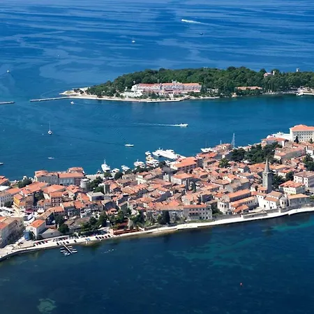 Nina - Two Bedroom With Two Balcony Near The Porec