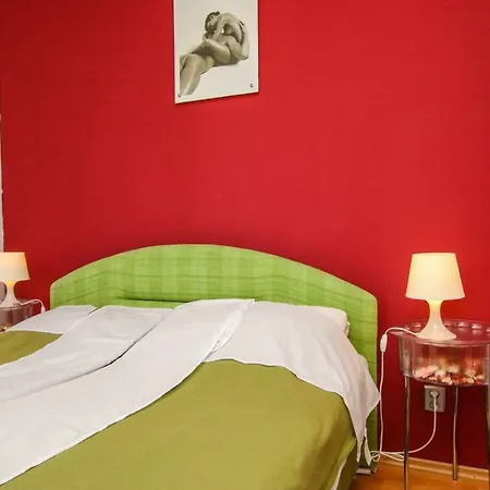 Nina - Two Bedroom With Two Balcony Near The