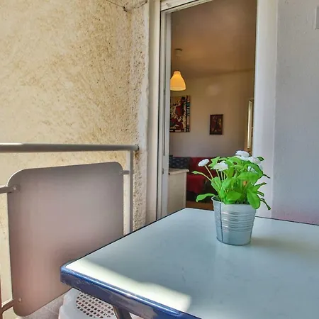 Nina - Two Bedroom With Two Balcony Near The Apartment *