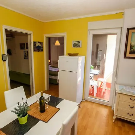 Nina - Two Bedroom With Two Balcony Near The * Porec
