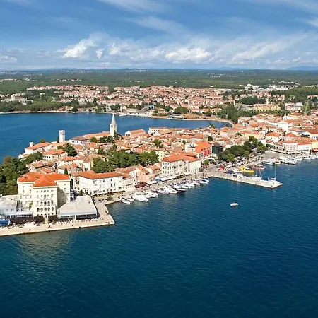 Nina - Two Bedroom With Two Balcony Near The Apartment Porec